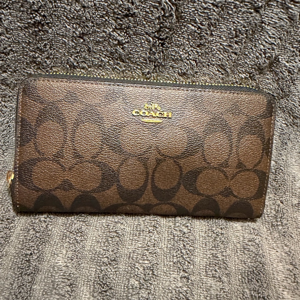 Coach Long Zip Accordion Wallet in brown/black - NEW